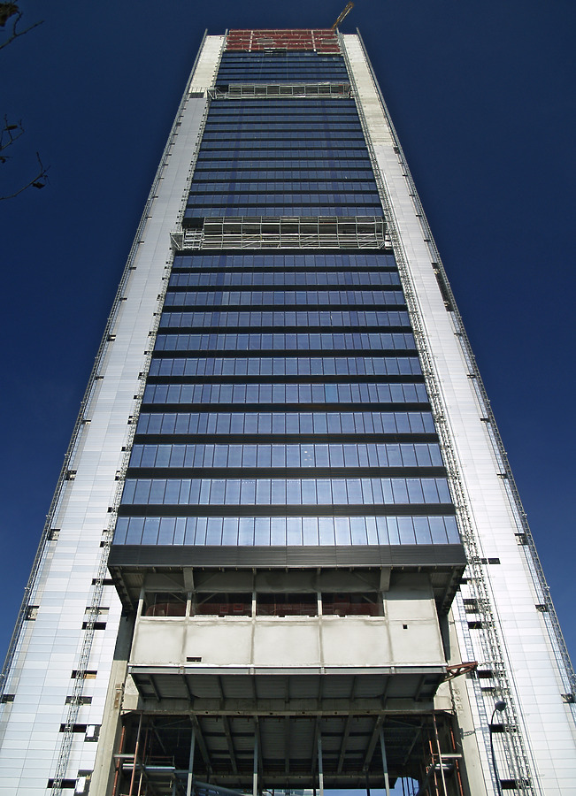 Torre Caja Madrid by Cesar Serrano
