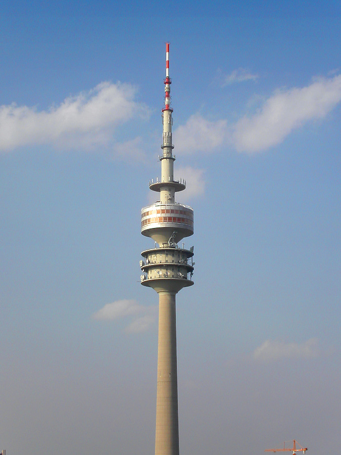 Olympiaturm by Cesar Serrano