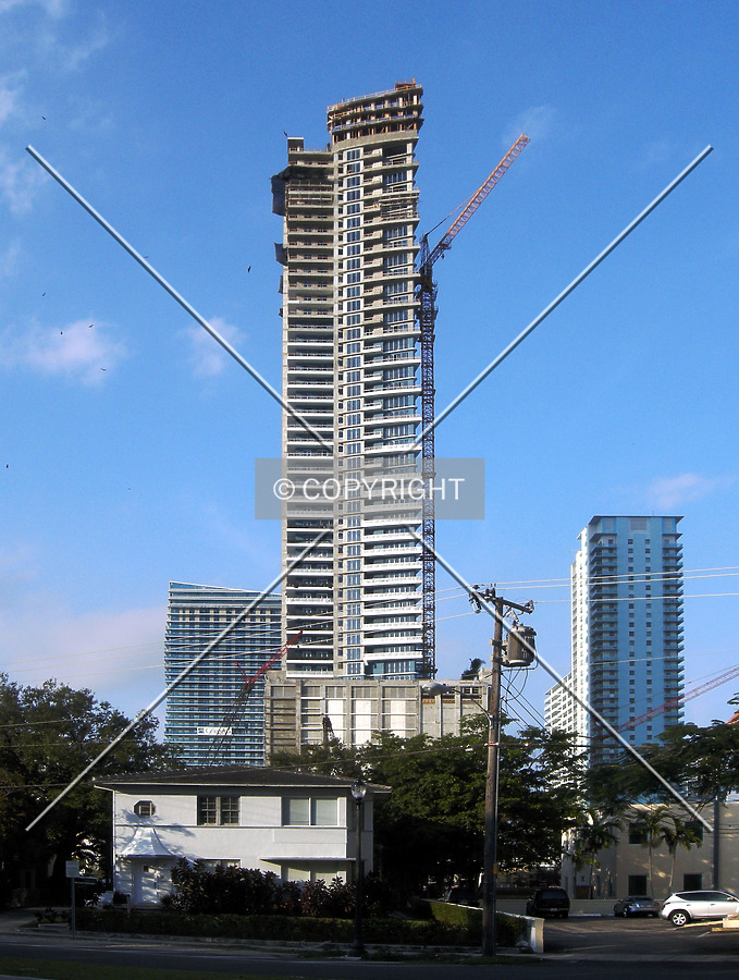 Infinity at Brickell by Jorge Molina