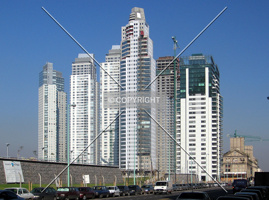 Torre Renoir 1 by Maximiliano Buono