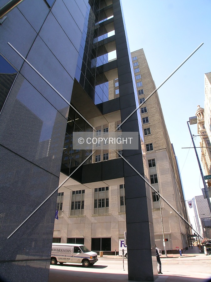 600 Travis by Serdica