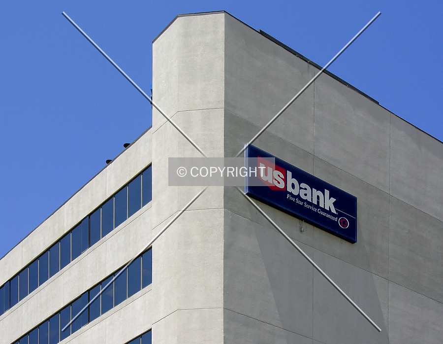 425 Pine Street by Chris Patriarca