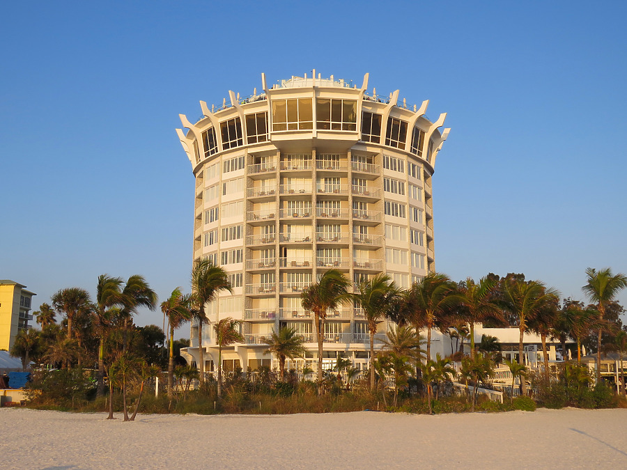 Grand Plaza Hotel by James Peacock