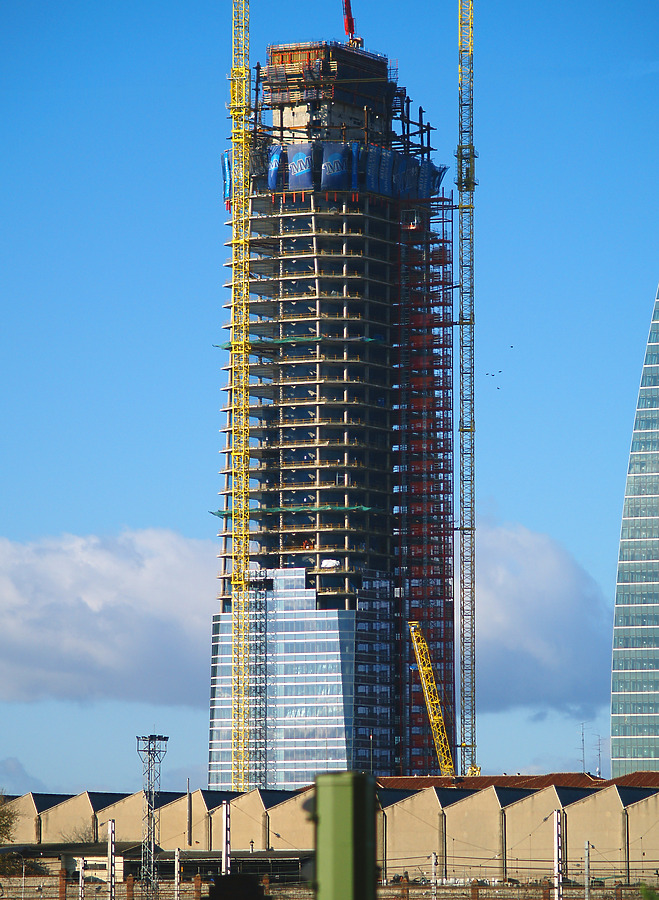 Torre de Cristal by Cesar Serrano