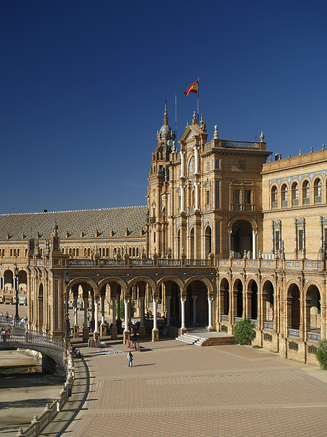 Palacio de España by Cesar Serrano