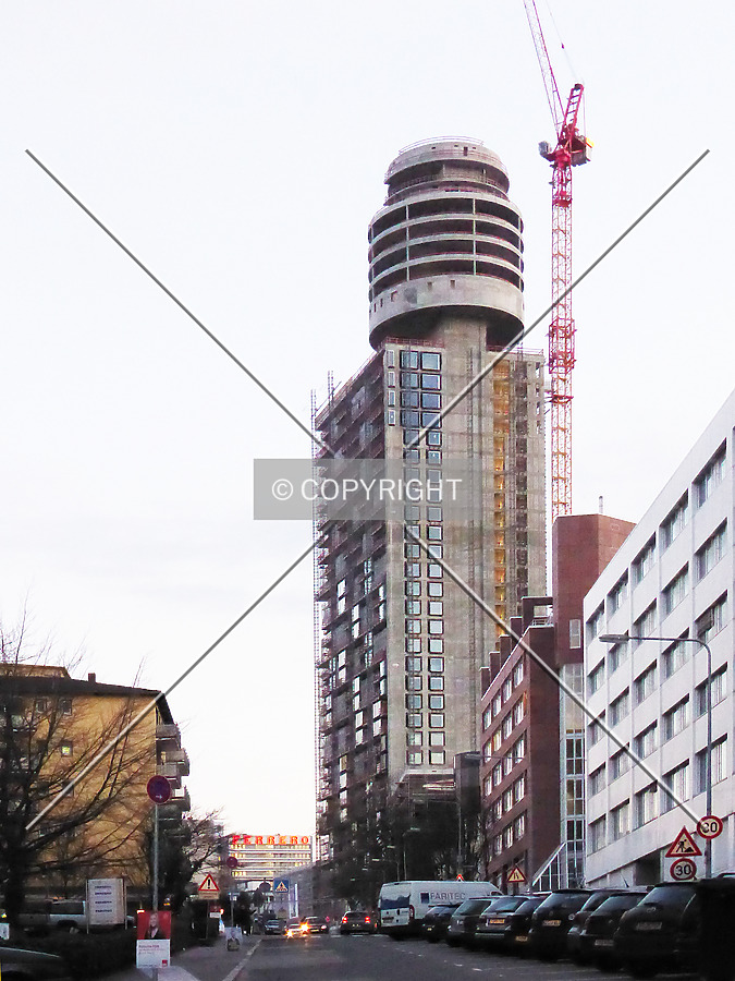 Henninger-Turm by Nephilim