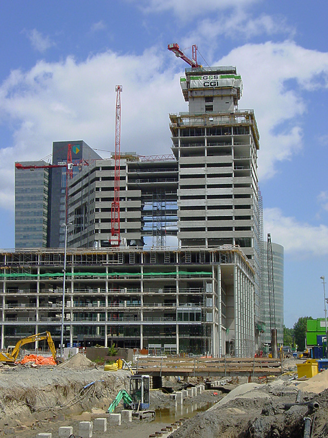 Ito-Toren by Michiel van Dijk