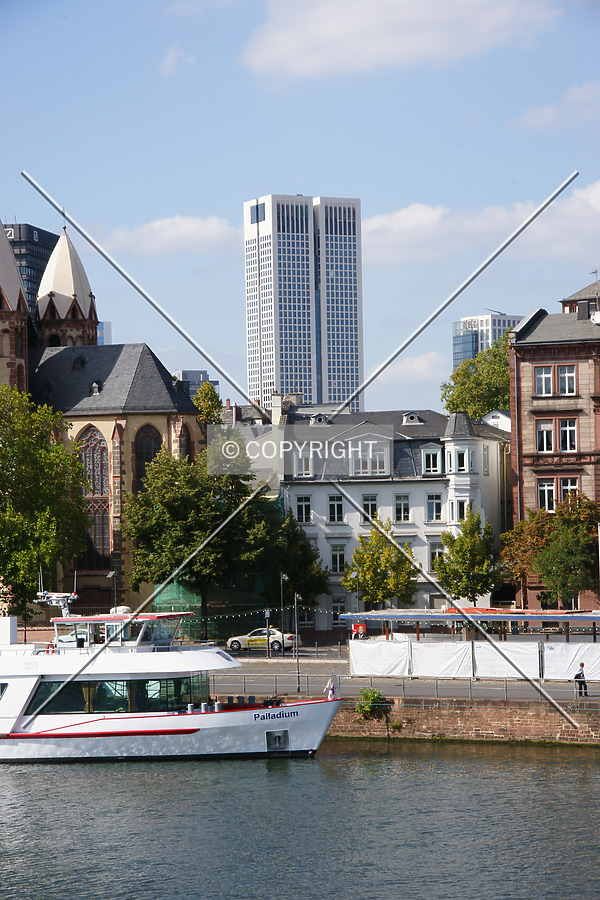 OpernTurm by Nephilim
