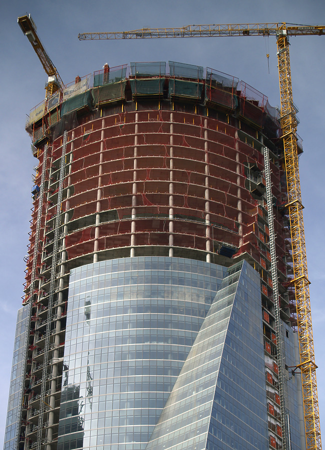 Torre Espacio by Cesar Serrano