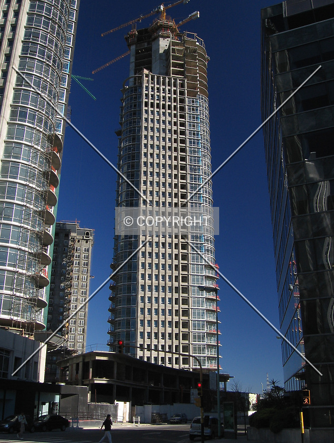 Mulieris torre Sur by Maximiliano Buono