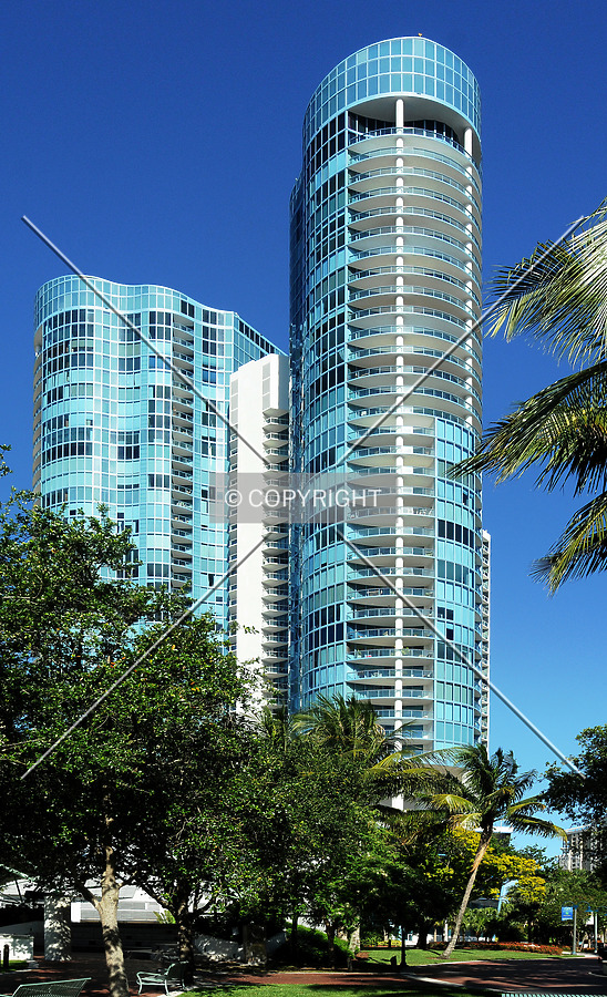 Las Olas River House by Jorge Molina