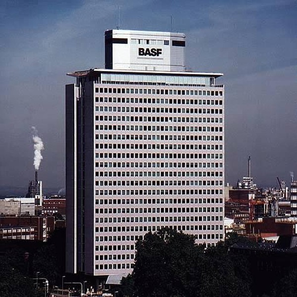 BASF Hochhaus E 100 by HPP Architekten