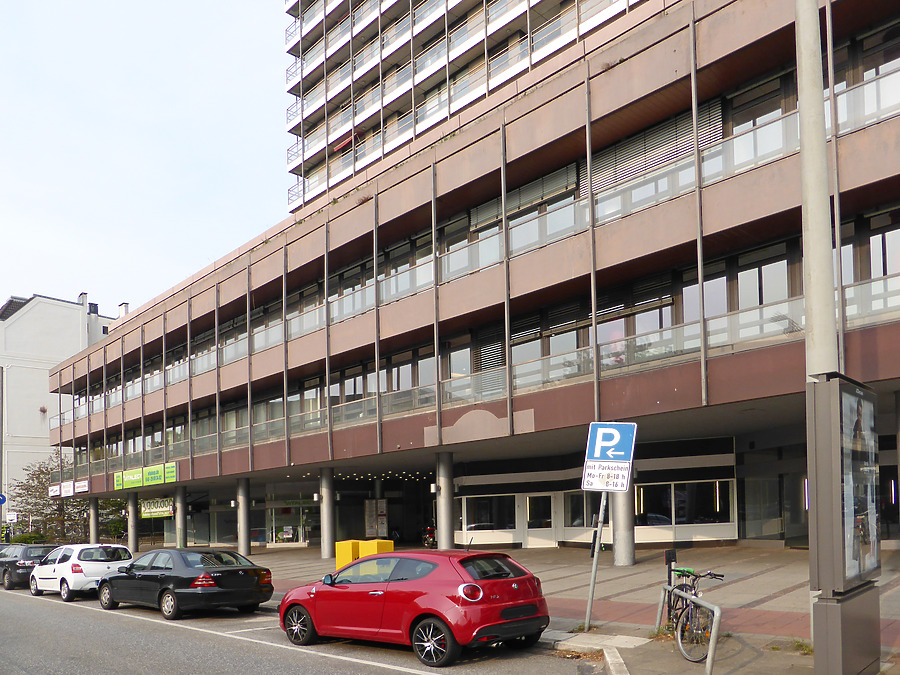 Mundsburg Turm II by Der Hamburger