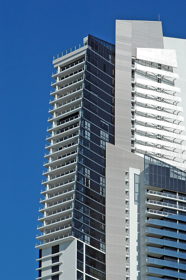 Circle on Cavill North Tower by John Bek