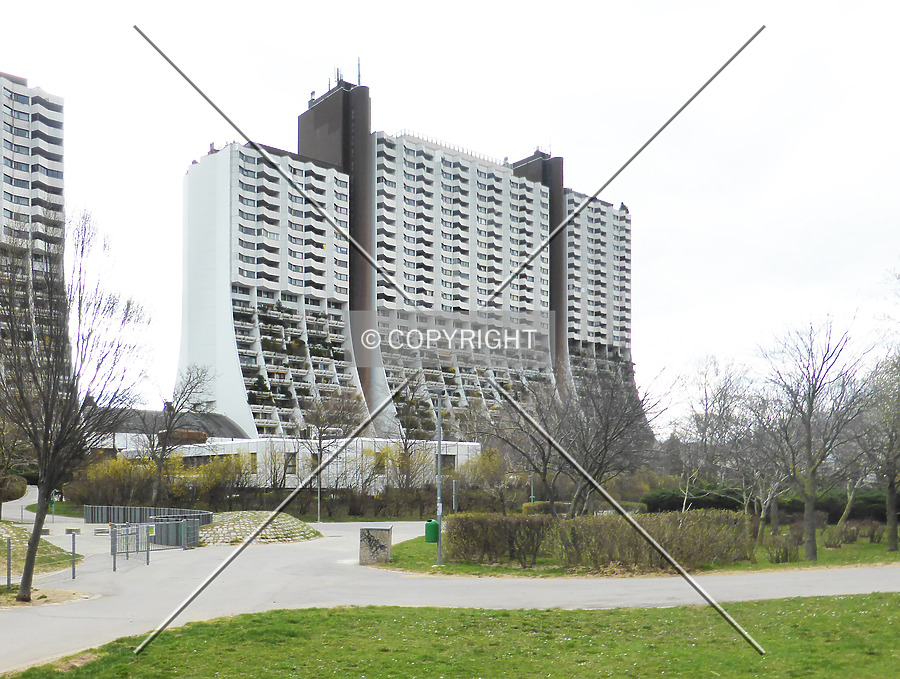Wohnpark Alterlaa - Block A1-A4 by Nephilim