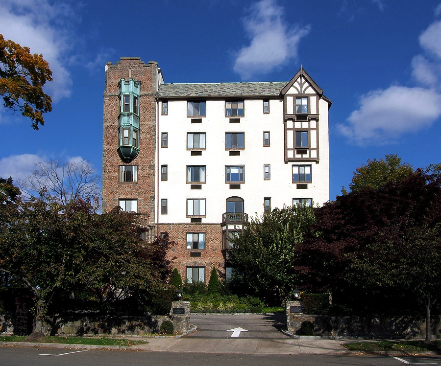 Greenwich Lodge by John Cahill