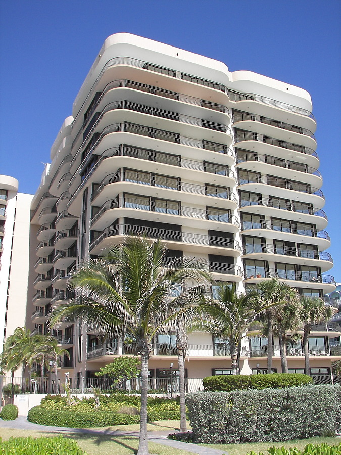 Champlain Towers South Photo 387680125 Stock Image SKYDB