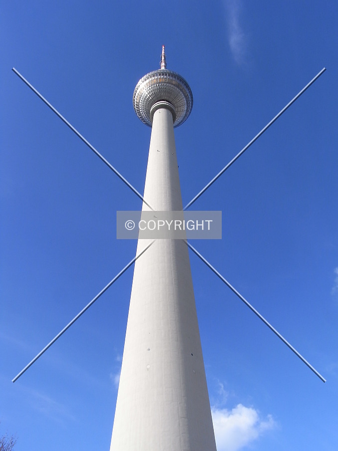 Berliner Fernsehturm by Jörg Berkemeyer