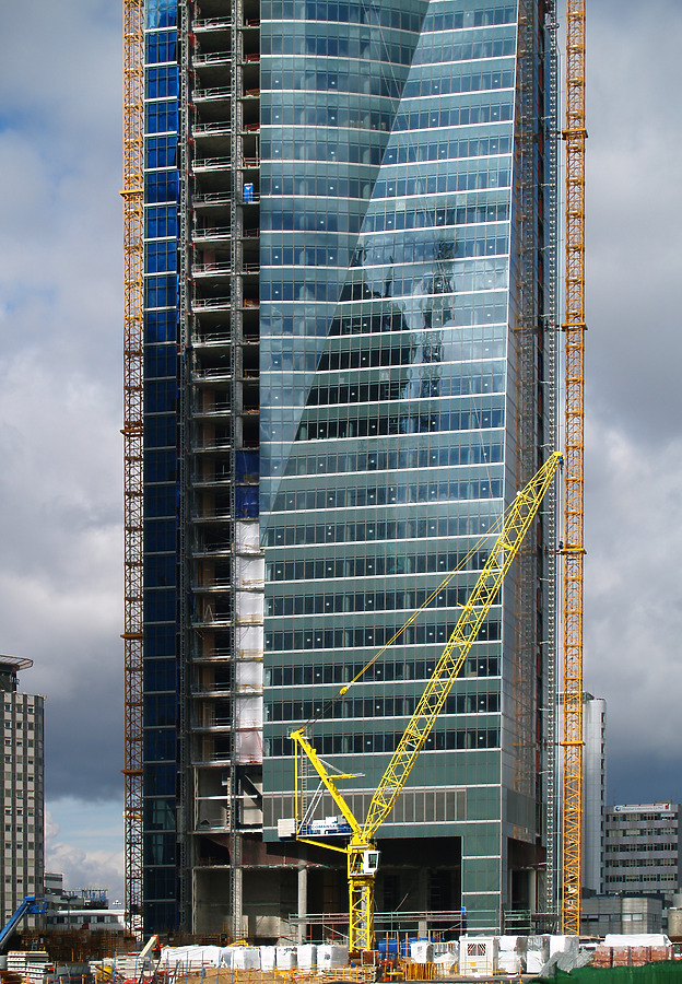 Torre Espacio by Cesar Serrano