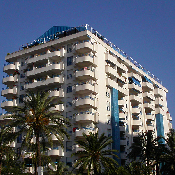 Edificio Torremarina by Cesar Serrano