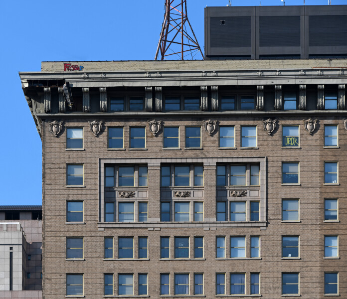 390-110-976