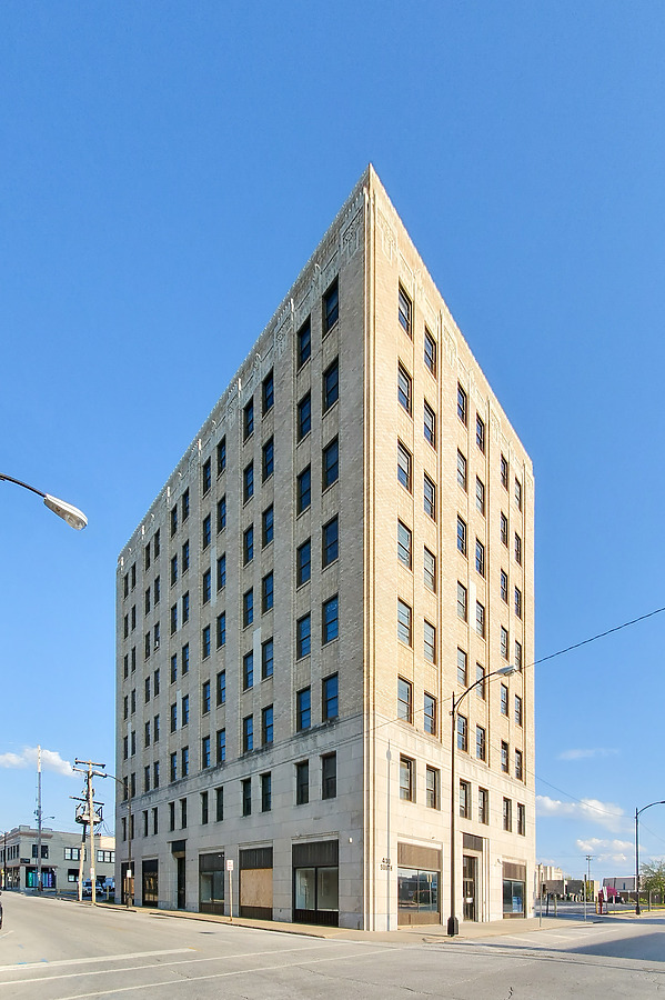 Great Southern Bank Building by Ryan Hildebrand