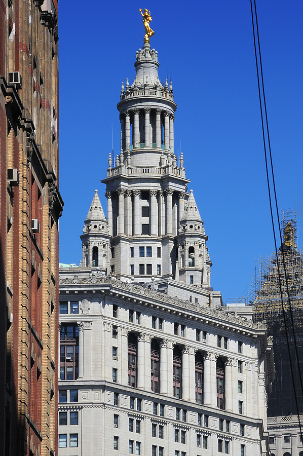 Manhattan Municipal Building by David Guija