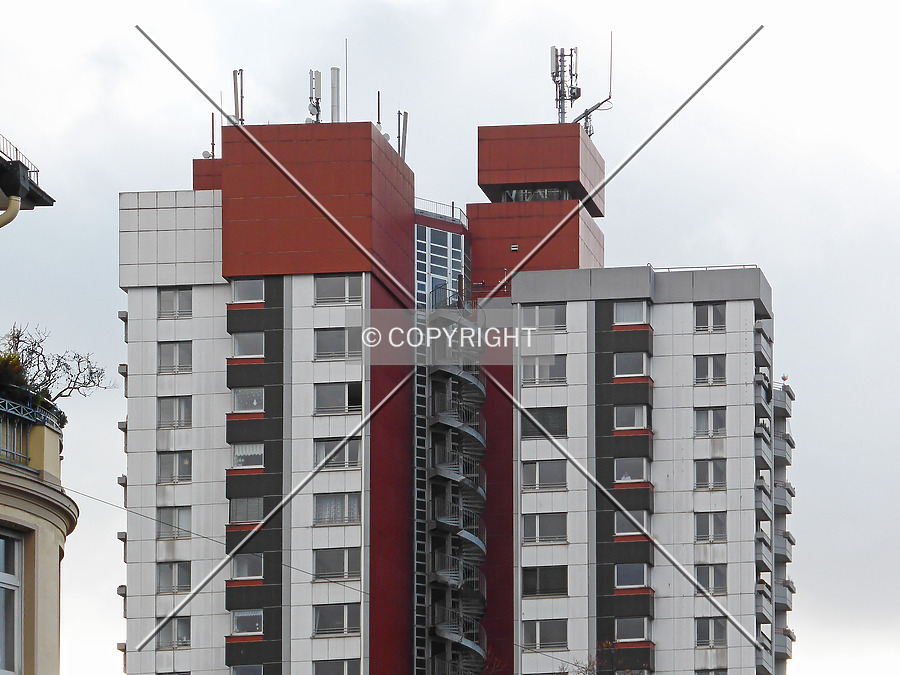 Straße der Republik 17-19 by Nephilim