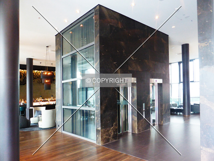 Motel One Hauptbahnhof by Nephilim