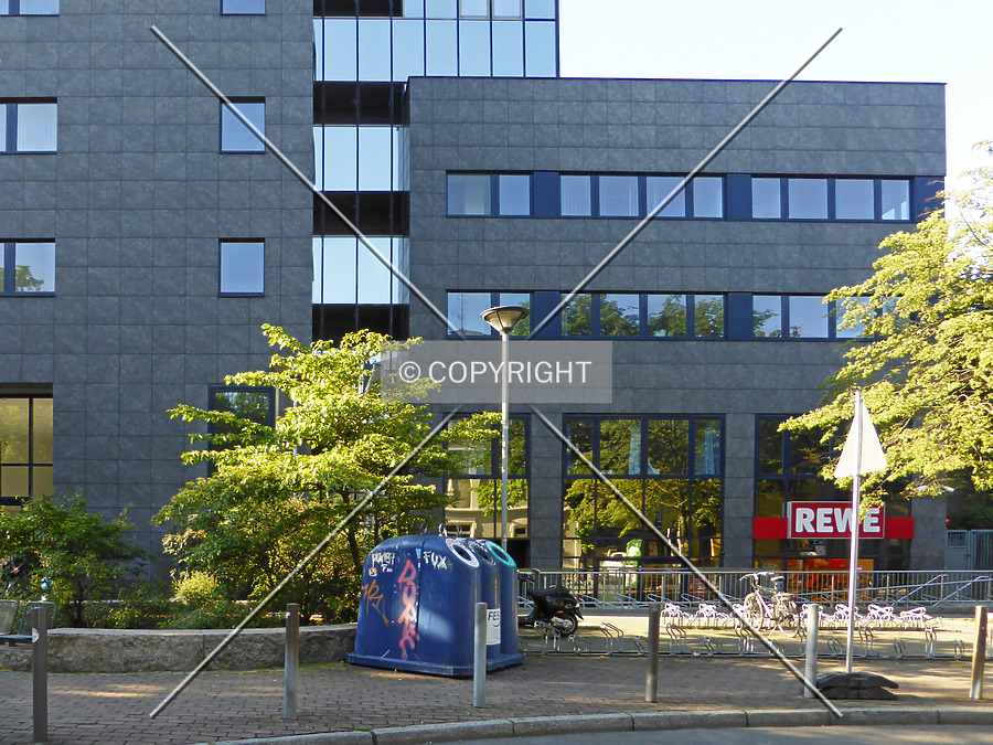 Büro Center Nibelungenplatz by Nephilim