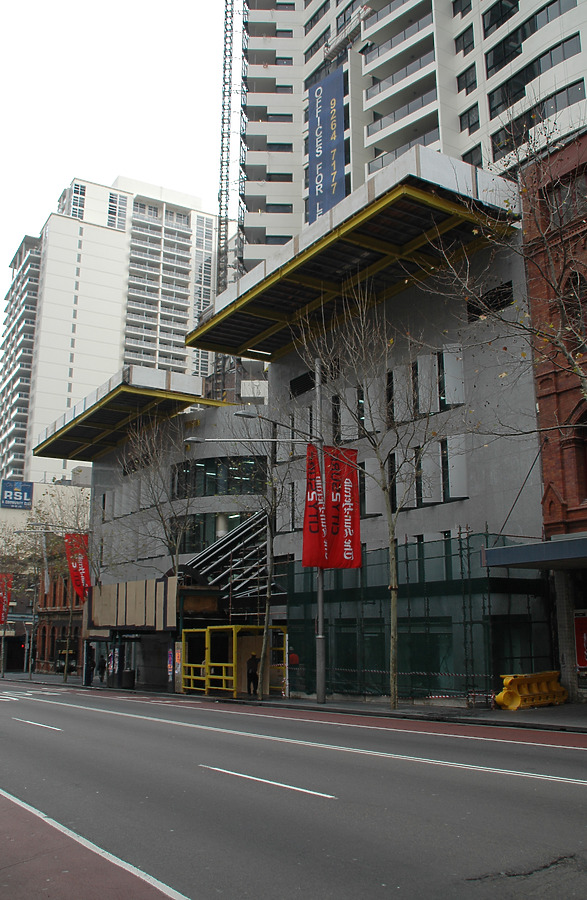 Meriton Tower by John Bek