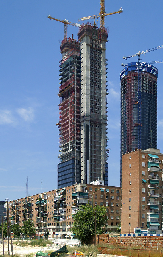 Torre Caja Madrid by Cesar Serrano