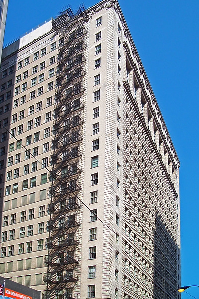 395-804-940