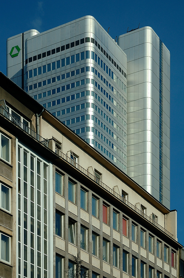 Dresdner-Bank-Hochhaus by David Guija