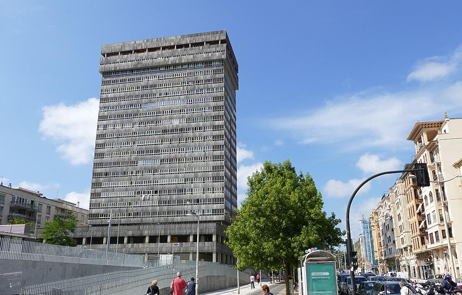 Torre de Atotxa by Judikaël Ninon