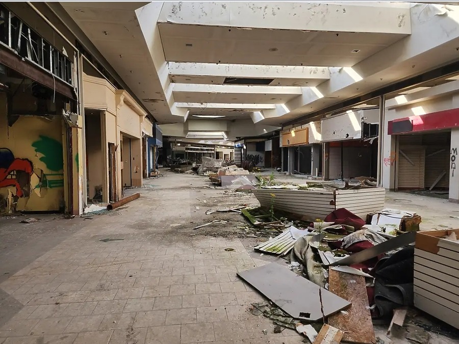 Jamestown Mall by Shiny ATV BIKE