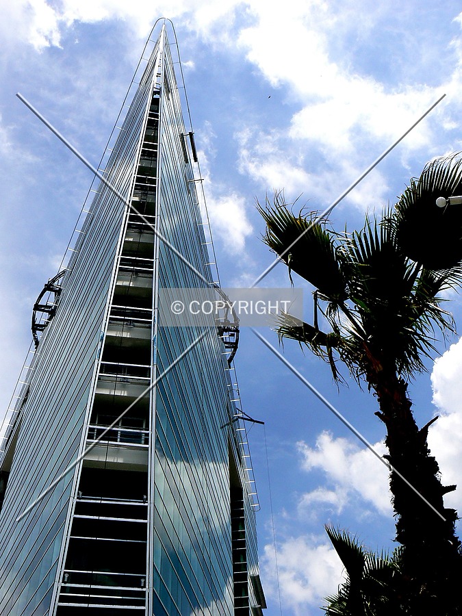 Corporativo Triángulo las Ánimas by Luis Ibáñez