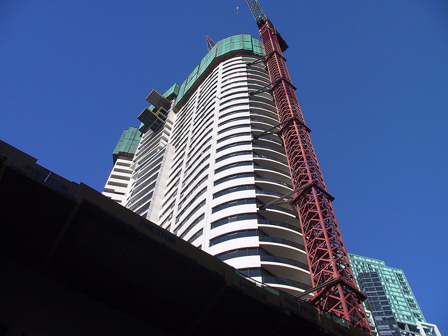 Meriton Tower by John Bek