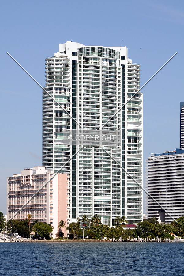 Santa Maria by Jorge Molina