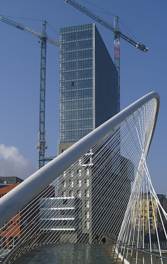 Isozaki Atea II by Cesar Serrano