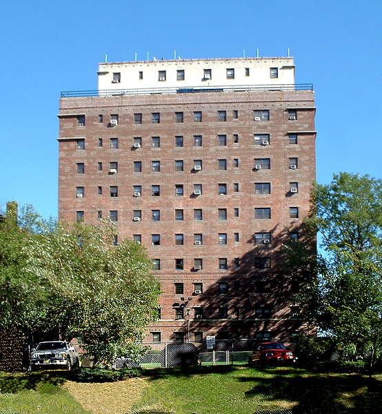 400-735-371