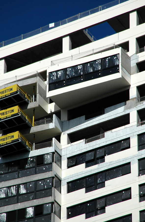 Meriton Tower by John Bek