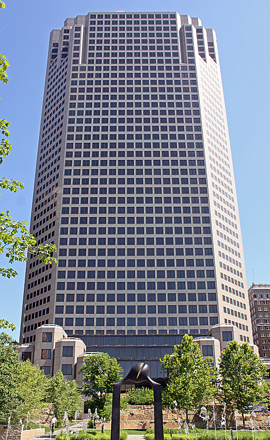 909 Chestnut by Ryan Hildebrand