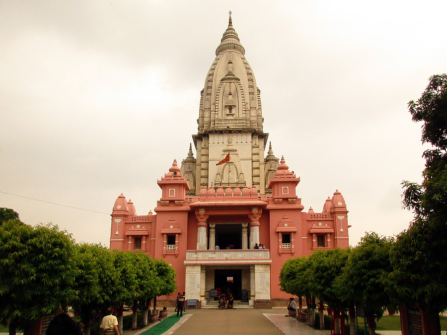 Shri Vishwanath Mandir by Daniel Kieckhefer