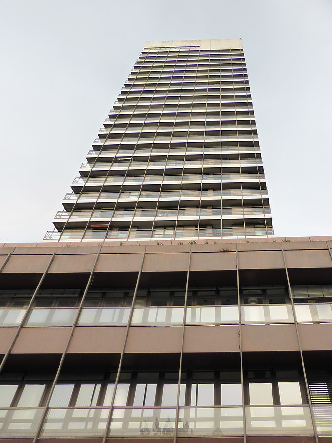 Mundsburg Turm I by Der Hamburger