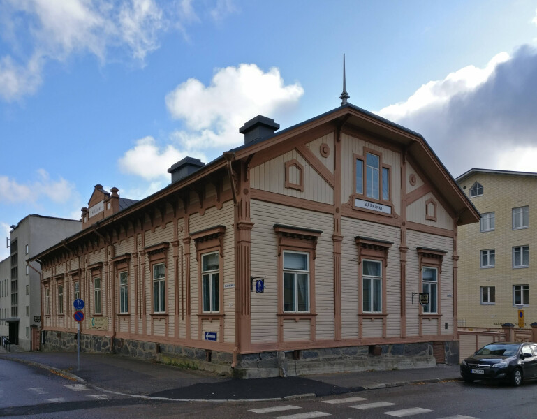 Kirkkokatu 12