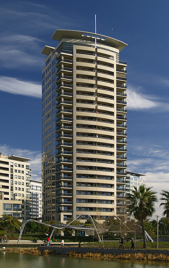 Illa del Llac 2 by Cesar Serrano