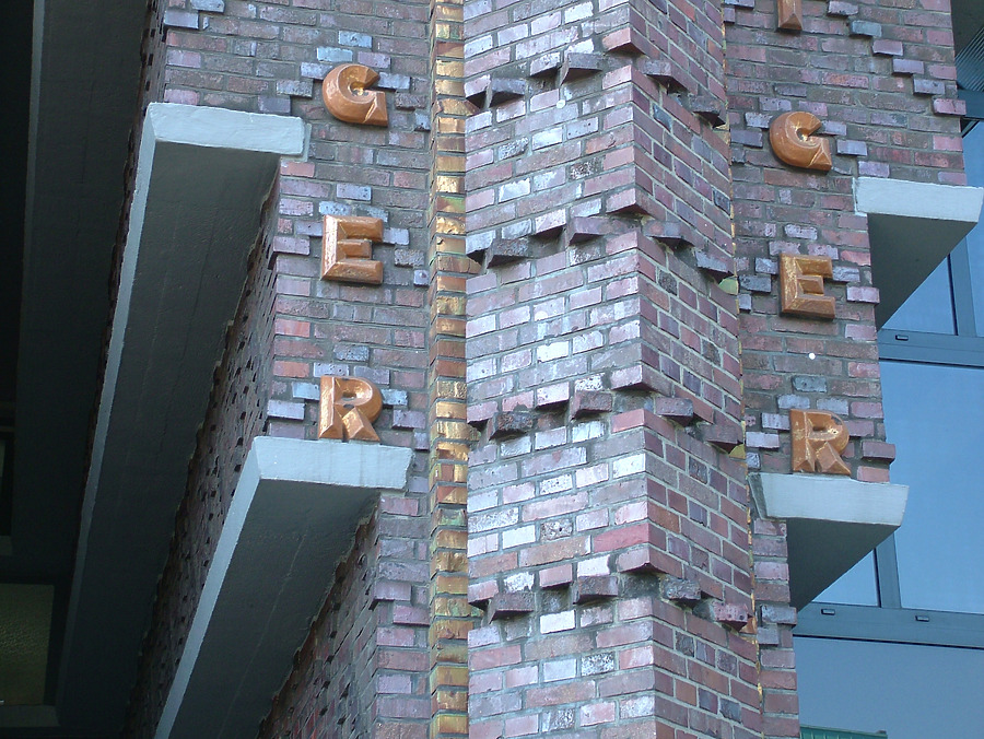 Anzeiger Hochhaus by Pedro Marcelino