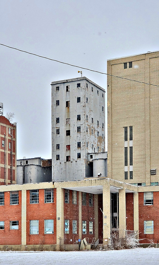 Pillsbury Flour Mills - Storage Tanks and Headhouse by Ryan Hildebrand
