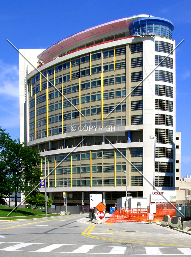 Children's Hospital of Wisconsin West Tower by Chris Patriarca